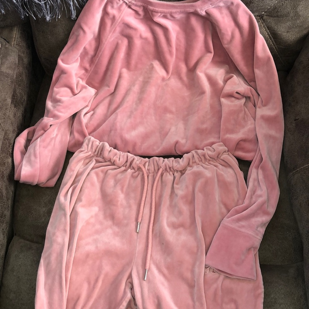 2 peice velvet track suit